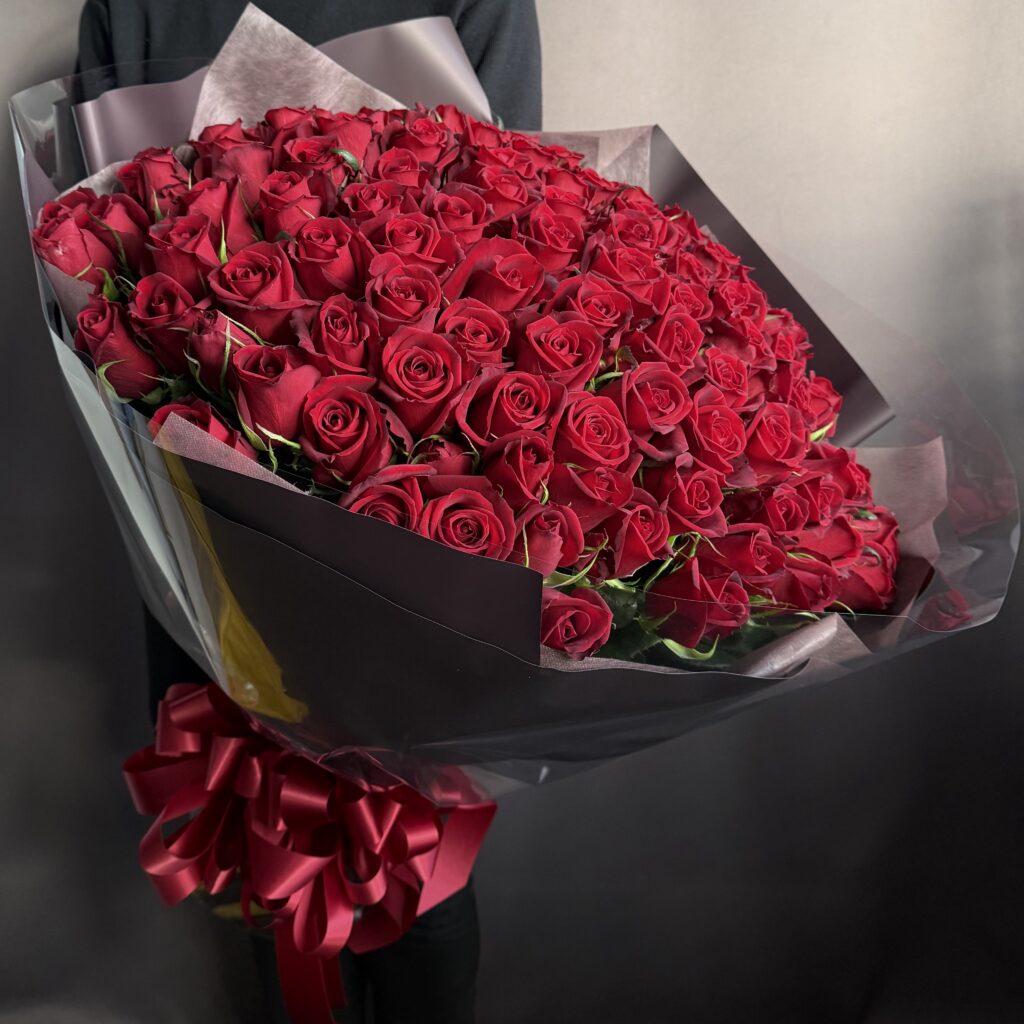 赤バラの花束 一本660円(税込)